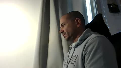 Snapshot of emmagold123 chatting on November 18, 2025, 5:01 am Ariel online show from November 18, 2025, 5:01 am