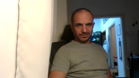 Ariel online show from November 19, 2025, 4:51 pm