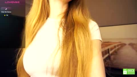 Snapshot of emmalaflame chatting on September 14, 2025, 8:19 pm Emma day Wendy night online show from September 14, 2025, 8:19 pm