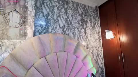 Snapshot of emmamiller__ chatting on February 23, 2026, 11:18 am online show from February 23, 2026, 11:18 am