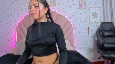 emmarosse_02 online show from January 29, 2025, 12:24 pm