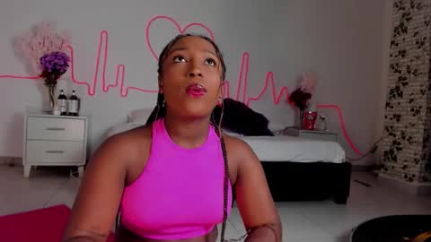 Snapshot of emmasanzoficial chatting on September 14, 2025, 11:31 am Sara online show from September 14, 2025, 11:31 am