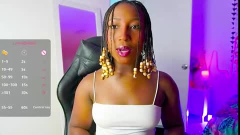 Snapshot of emmasanzoficial chatting on October 9, 2025, 11:19 am Sara online show from October 9, 2025, 11:19 am