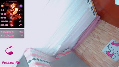 Snapshot of emmasummers469 chatting on December 28, 2024, 7:33 pm Emma online show from December 28, 2024, 7:33 pm