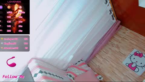 Snapshot of emmasummers469 chatting on December 28, 2024, 10:34 pm Emma online show from December 28, 2024, 10:34 pm