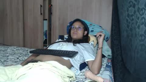 emmasweet95 online show from February 1, 2025, 11:48 pm