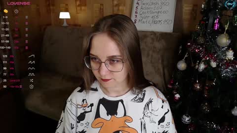 Snapshot of emmatiny chatting on January 6, 2025, 2:14 pm Mia online show from January 6, 2025, 2:14 pm