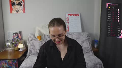 Mia online show from June 22, 2026, 5:21 pm