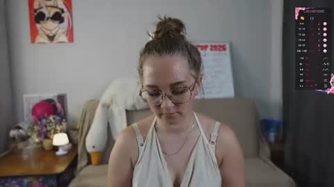 Mia online show from July 27, 2026, 1:51 pm