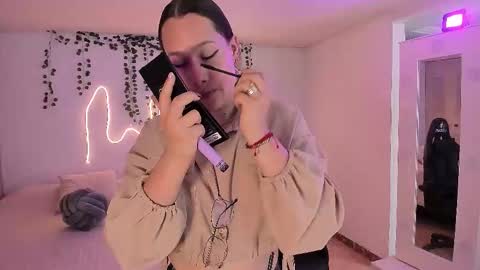 Snapshot of emmatorres9 chatting on September 30, 2025, 3:39 pm Emma Torres online show from September 30, 2025, 3:39 pm