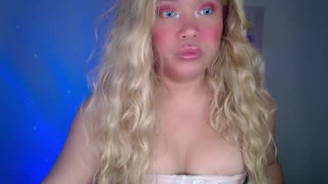 YourDreamGirl Emma  online show from January 29, 2025, 8:25 pm