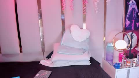 emmawilliams_2 online show from March 2, 2026, 7:15 am