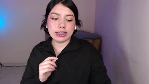 Snapshot of emmi_0 chatting on February 6, 2026, 7:23 am Emily Independent model online show from February 6, 2026, 7:23 am