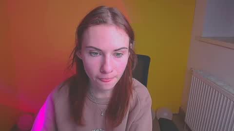 Snapshot of emmi_rossum chatting on February 18, 2025, 12:17 pm Emmi online show from February 18, 2025, 12:17 pm