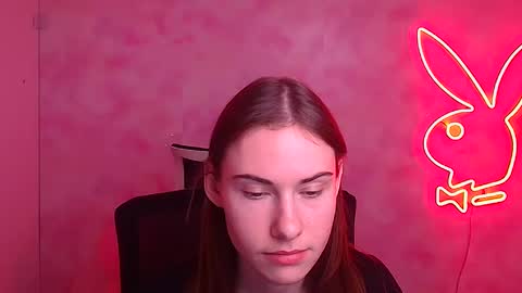 Snapshot of emmi_rossum chatting on February 20, 2025, 9:22 am Emmi online show from February 20, 2025, 9:22 am