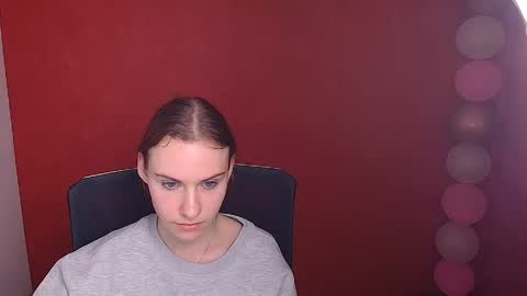 Snapshot of emmi_rossum chatting on February 21, 2025, 3:43 pm Emmi online show from February 21, 2025, 3:43 pm