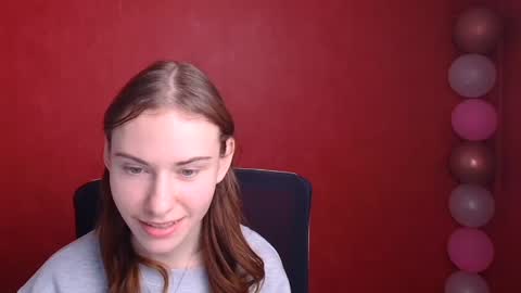 Snapshot of emmi_rossum chatting on February 26, 2025, 3:41 pm Emmi online show from February 26, 2025, 3:41 pm