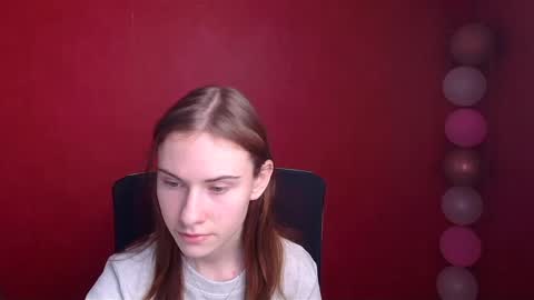 Snapshot of emmi_rossum chatting on March 5, 2025, 12:11 pm Emmi online show from March 5, 2025, 12:11 pm