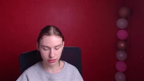 Snapshot of emmi_rossum chatting on March 6, 2025, 3:35 pm Emmi online show from March 6, 2025, 3:35 pm