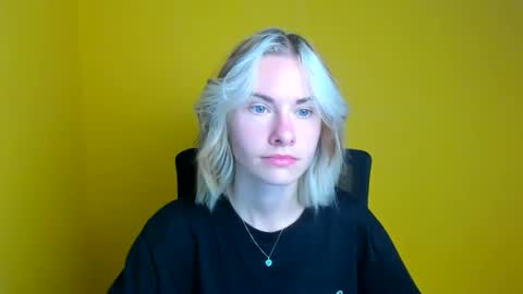 Snapshot of emmi_rossum chatting on September 11, 2025, 5:29 am Emmi online show from September 11, 2025, 5:29 am