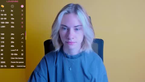 Snapshot of emmi_rossum chatting on September 29, 2025, 5:12 am Emmi online show from September 29, 2025, 5:12 am