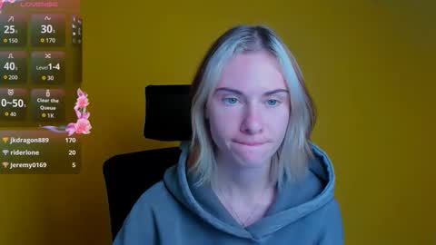 Snapshot of emmi_rossum chatting on October 8, 2025, 7:44 pm Emmi online show from October 8, 2025, 7:44 pm