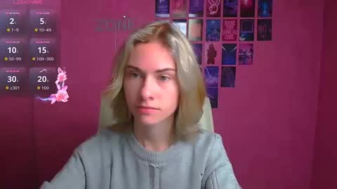 Snapshot of emmi_rossum chatting on October 17, 2025, 5:43 am Emmi online show from October 17, 2025, 5:43 am