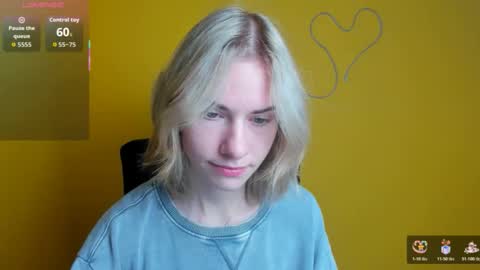 Snapshot of emmi_rossum chatting on October 24, 2025, 5:15 am Emmi online show from October 24, 2025, 5:15 am