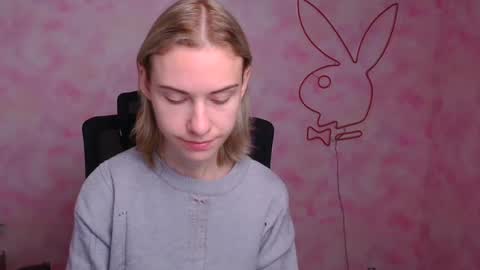 Snapshot of emmi_rossum chatting on October 25, 2025, 5:26 am Emmi online show from October 25, 2025, 5:26 am