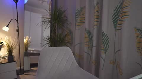 Snapshot of emmie_blush chatting on March 3, 2025, 5:50 pm Emily online show from March 3, 2025, 5:50 pm