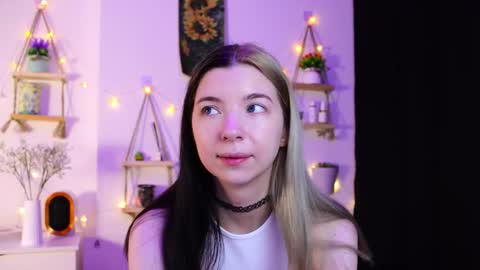 Snapshot of emmie_everly chatting on October 8, 2025, 7:11 pm emmie_everly online show from October 8, 2025, 7:11 pm