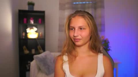 Snapshot of emmie_murray chatting on November 2, 2025, 2:08 pm Emmie online show from November 2, 2025, 2:08 pm