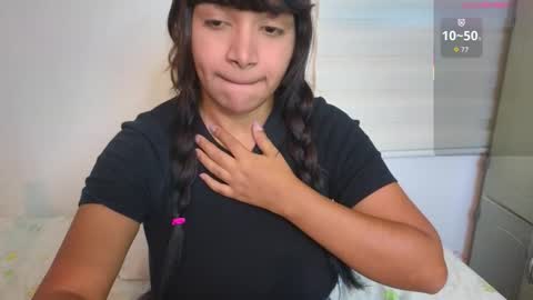 Snapshot of emmily2001 chatting on November 7, 2025, 6:57 am Emmily online show from November 7, 2025, 6:57 am