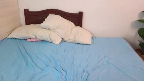 Emmily online show from November 29, 2025, 7:44 am