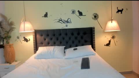 Snapshot of emmily_xue chatting on February 26, 2025, 2:25 pm Maria Camila online show from February 26, 2025, 2:25 pm