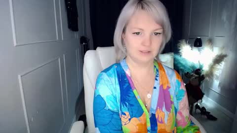 emmmam online show from January 15, 2026, 11:59 am