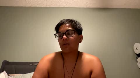 Snapshot of emmmers48 chatting on November 21, 2025, 2:43 am Emms online show from November 21, 2025, 2:43 am