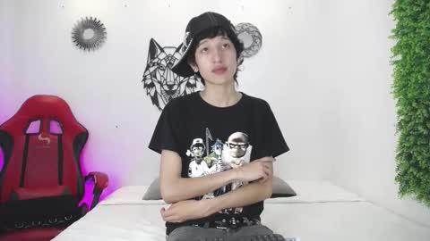 Snapshot of emmo_boy chatting on November 5, 2025, 1:00 pm SERGIO online show from November 5, 2025, 1:00 pm