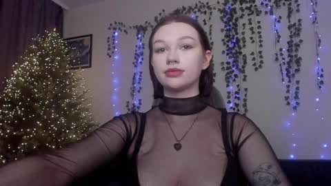 Snapshot of emmy_m00n chatting on December 7, 2024, 8:00 am Emily Johny online show from December 7, 2024, 8:00 am