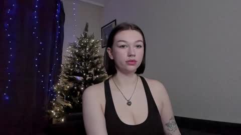 Snapshot of emmy_m00n chatting on January 2, 2025, 2:00 am Emily Johny online show from January 2, 2025, 2:00 am