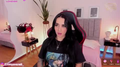 Snapshot of emmyevans1 chatting on December 2, 2024, 7:49 pm Emmy Evans online show from December 2, 2024, 7:49 pm