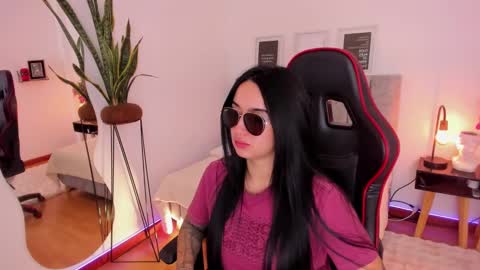 Snapshot of emmyevans1 chatting on February 22, 2025, 11:35 pm Emmy Evans online show from February 22, 2025, 11:35 pm