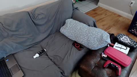 Snapshot of emodream1998media chatting on February 8, 2025, 3:21 pm EmoDream1998 online show from February 8, 2025, 3:21 pm