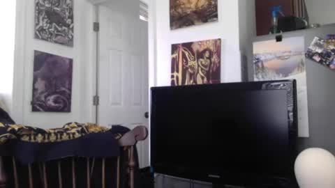 Snapshot of empusalamia chatting on January 22, 2025, 2:24 pm empusalamia online show from January 22, 2025, 2:24 pm