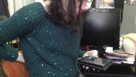 Snapshot of empusalamia chatting on February 5, 2025, 1:44 pm empusalamia online show from February 5, 2025, 1:44 pm