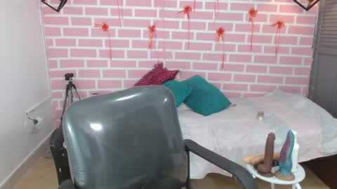 Emy online show from March 9, 2025, 9:14 pm