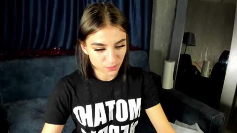 emy__angel online show from December 16, 2024, 8:31 am