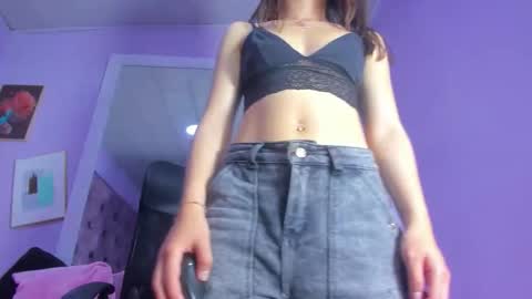 emy_latin online show from November 13, 2025, 8:30 pm