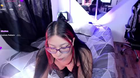 Snapshot of emy_xdy chatting on January 9, 2025, 6:47 pm Im Emily would you like to help me reach 100 online show from January 9, 2025, 6:47 pm