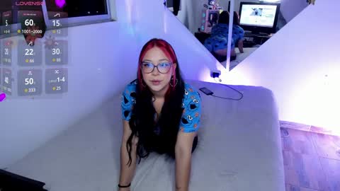 Snapshot of emy_xdy chatting on January 22, 2025, 6:20 am Im Emily would you like to help me reach 100 online show from January 22, 2025, 6:20 am